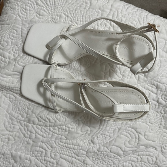 NWOT Princess Polly White Heeled Sandals - Picture 2 of 6